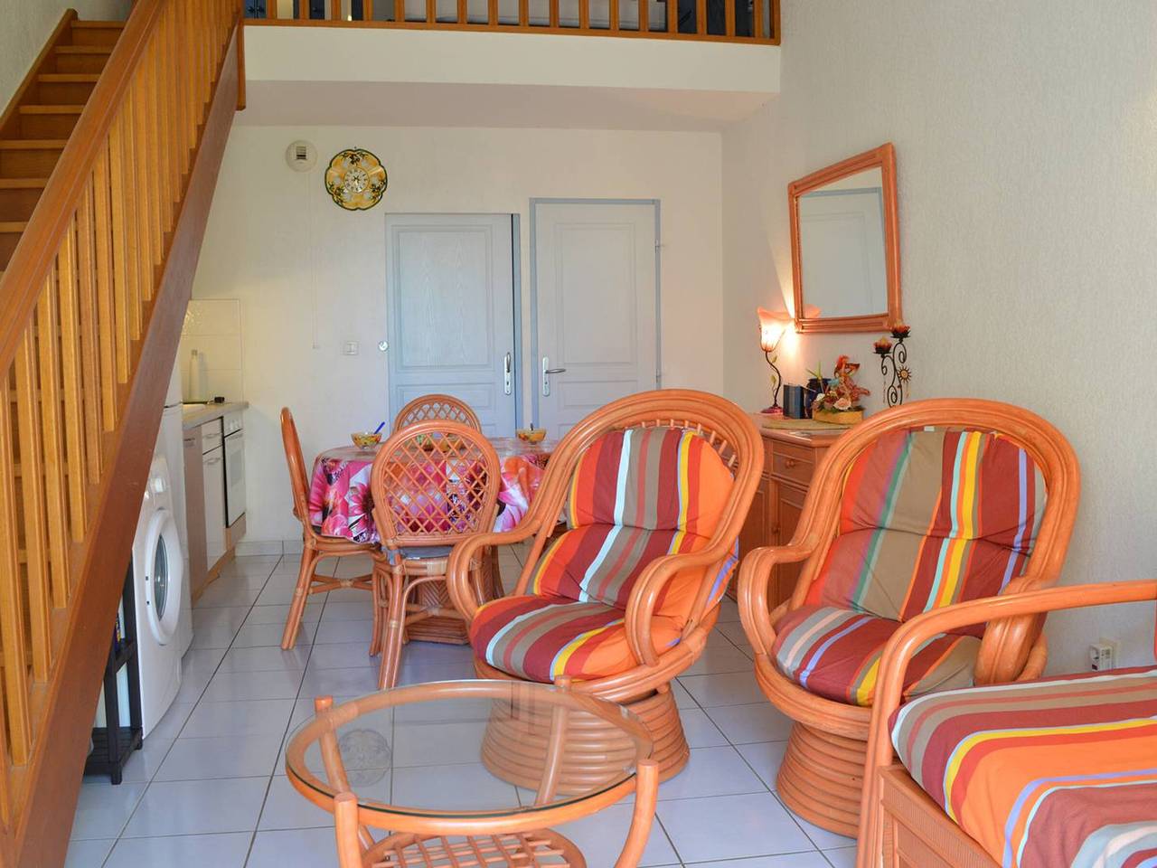 Gemütliches 2-Zimmer-Haus mit Pool, Terrasse und Parken, 800m vom Strand in Saint Pierre la Mer, Fleury