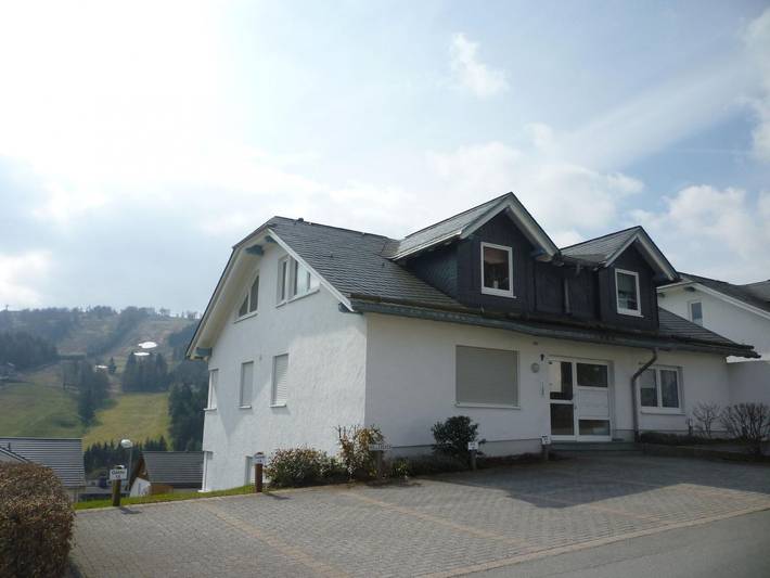 Ganze Wohnung, Ferienwohnung für 4 Personen mit Terrasse in Willingen, die Mittelgebirge