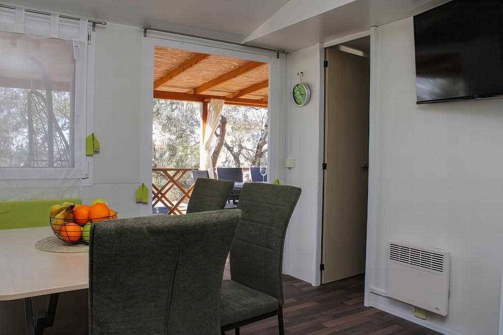 Mobilheim Olive Tree mit privatem Whirlpool in Pakostane, Zadar