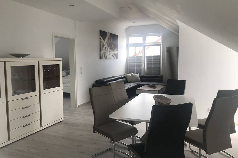 Ganze Wohnung, Neu renovierte & Neu möblierte Dachgeschosswohung in Mutlangen, Schwäbischer Wald