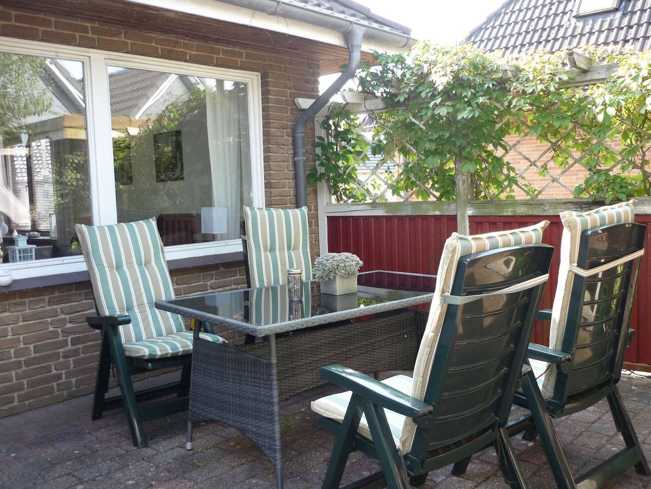 Ganze Ferienwohnung, Kiara: Fewo mit Terrasse, 2 Schlaf- und großem Wohnzimmer - Ferienwohnung Kiara in Handewitt, Grünes Binnenland