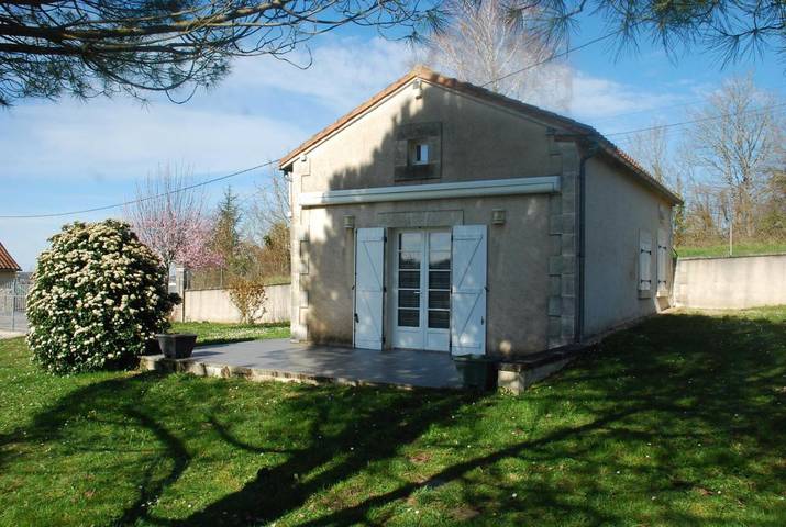 Location de vacances pour 2 personnes, avec Terrasse ainsi que Jardin et Vue à Tocane-Saint-Apre