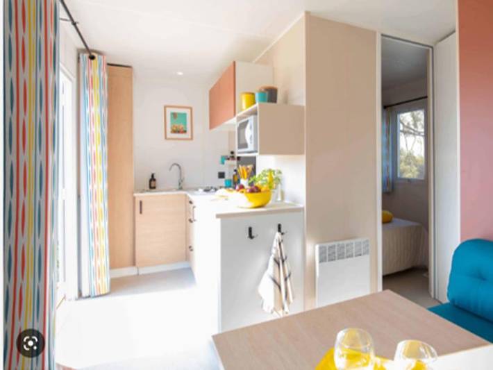 Camping Ushuaïa Villages L'estuaire - Mobilhome 2 personnes - - 20m² - 1 chambre - terrasse couverte 9m² in Paimbœuf, Vallée de la Loire