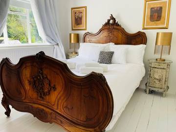 Log Cabin for 5 People in Chessington World of Adventures, Surrey, Photo 3