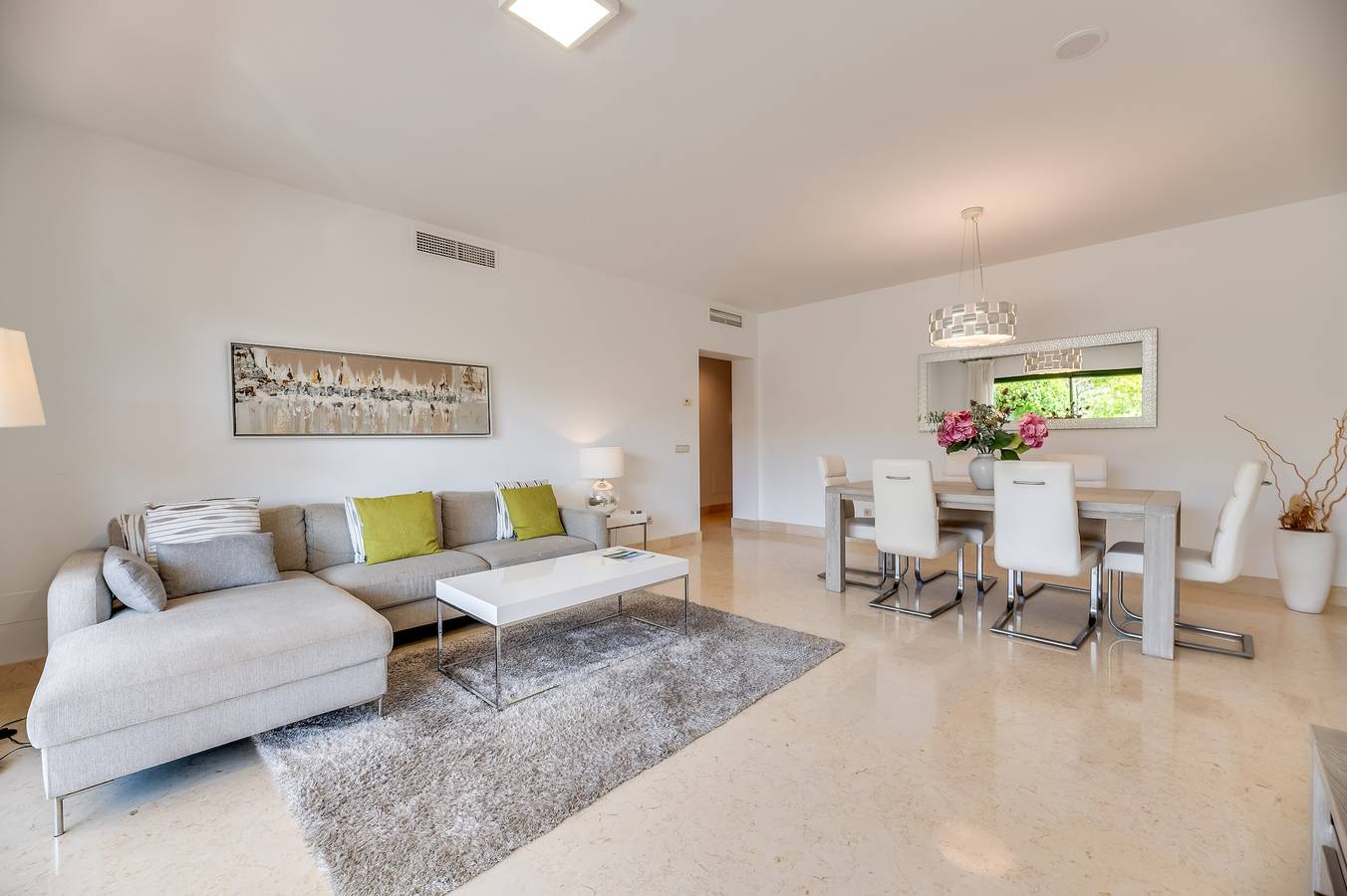 Entire apartment, Apartment '2-bed In Capanes Del Golf' with Mountain View, Wi-Fi and Air Conditioning in Capanes del Golf, Benahavís