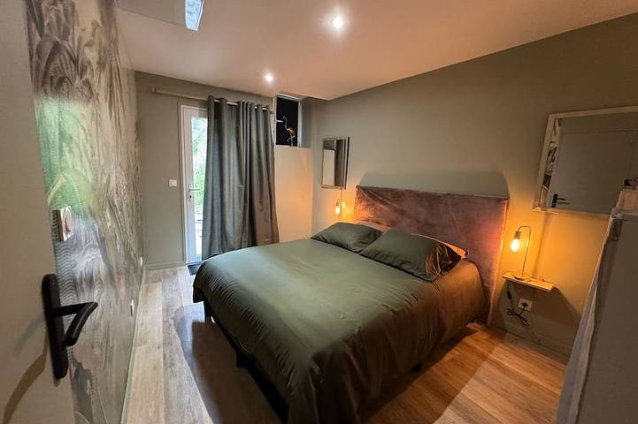 Location de vacances pour 8 personnes, avec terrasse à Plounéventer - 2