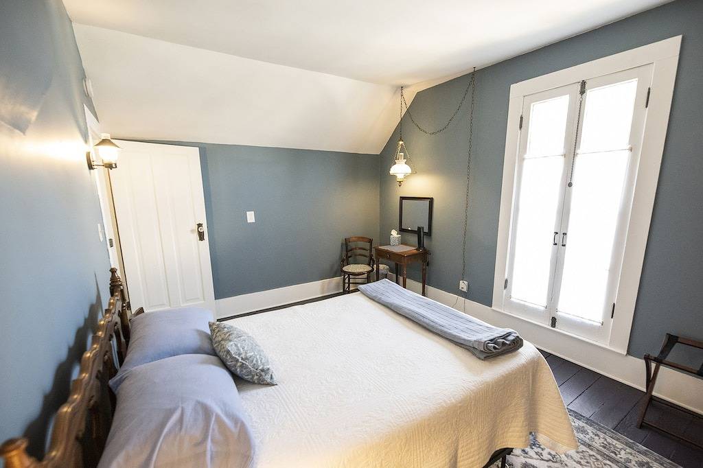 Charmantes, geräumiges Haus in der Nähe des Stadtzentrums Annehmlichkeiten, Restaurants, Wanderwege und Parks. in Elkhart County