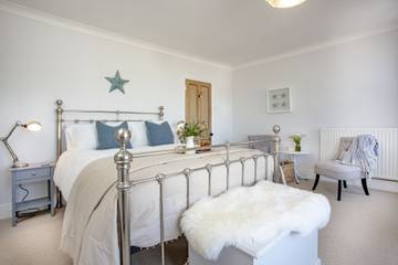 Holiday Home for 8 People in Brixham, Torbay, Photo 4