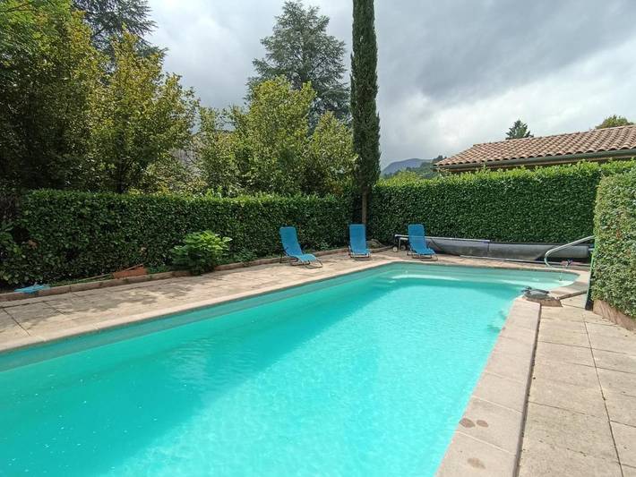 Location de vacances pour 8 personnes, avec vue ainsi que terrasse et piscine, animaux acceptés à Le Vigan - 2