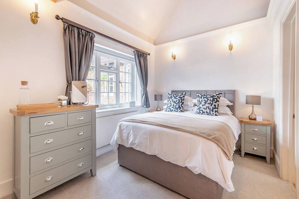 The Pool House in Woking, Surrey