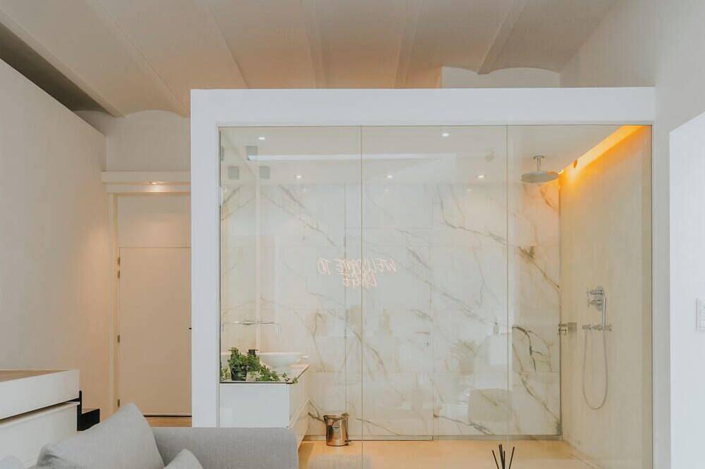 Appartement entier, Luxury loft with private parking in Liège, Région de Liège