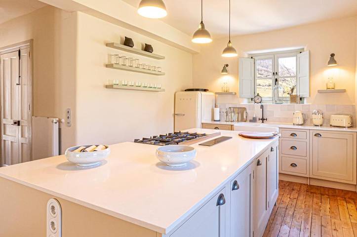 Chalet für 6 Personen, mit Terrasse und Ausblick - 1
