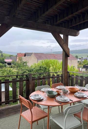 Gîte pour 6 personnes, avec vue et terrasse à Westhalten