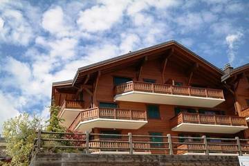 Cottage pour 8 personnes, avec terrasse dans Champoussin