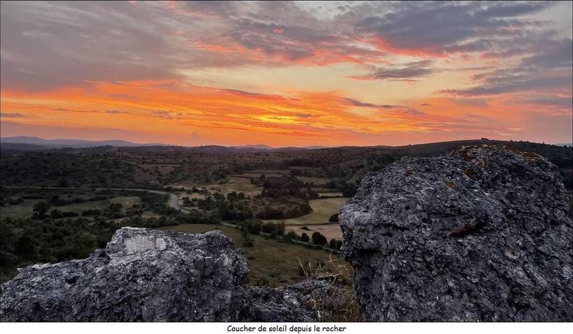 Location de vacances pour 6 personnes, avec piscine ainsi que terrasse et vue à Blandas - 2