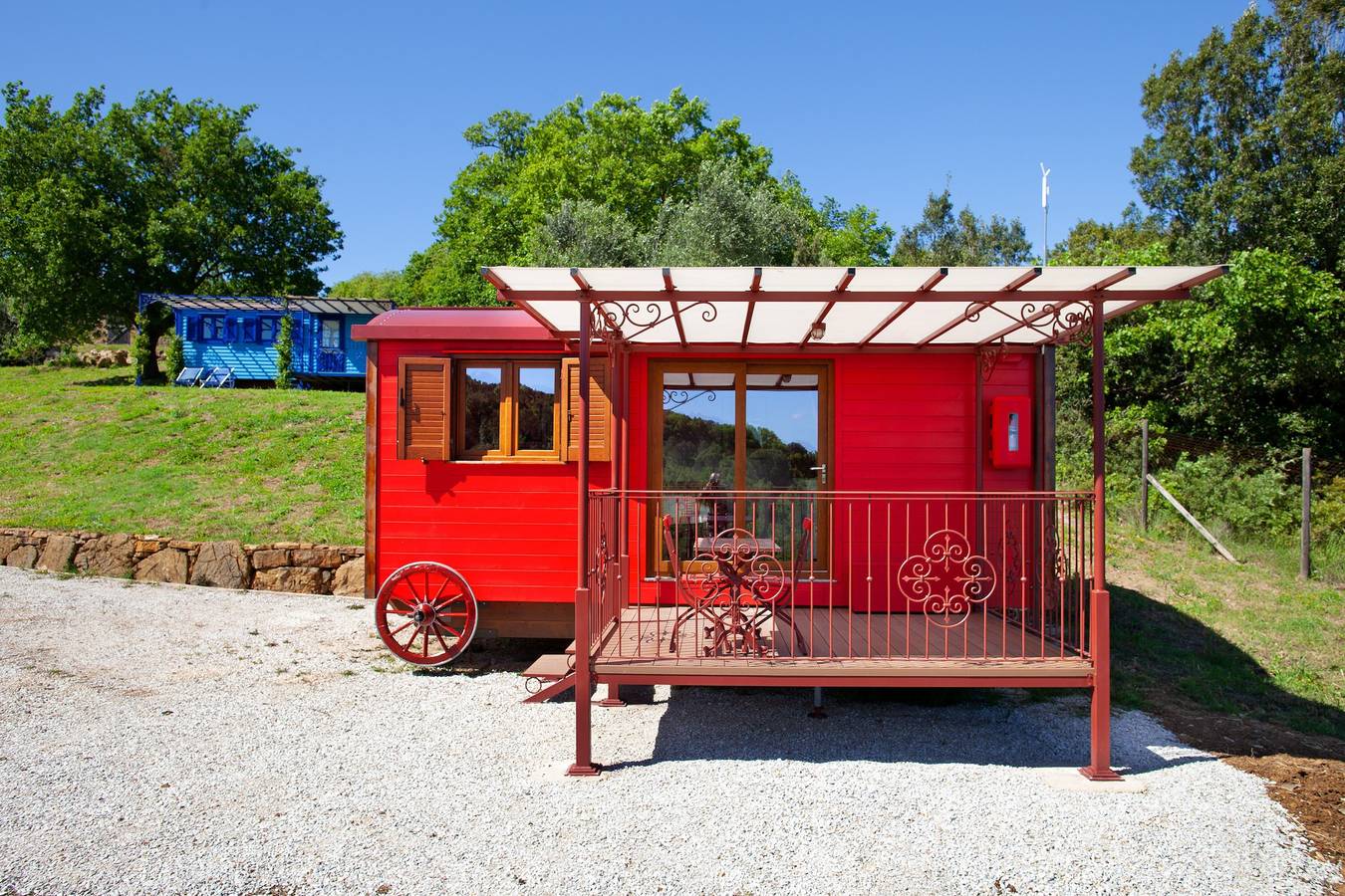 Caravan 'Volpe Rossa' con giardino condiviso e aria condizionata in Suvereto, Costa degli Etruschi