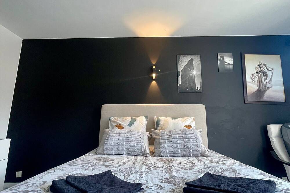 Family villa private pool 8pers 20 min from Fontainebleau in Melun, Seine-et-Marne