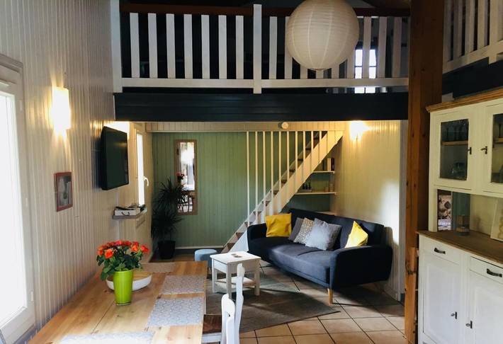 Location de vacances pour 6 personnes, avec Terrasse et Jardin ainsi que Piscine et Vue sur le lac à Dolmayrac (Lot-et-Garonne)