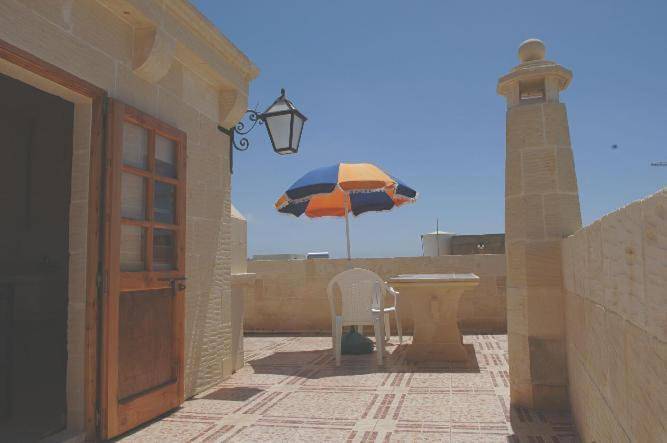 Ferienhaus für 4 Personen, mit Balkon und Whirlpool sowie Terrasse und Pool in Gozo - 3