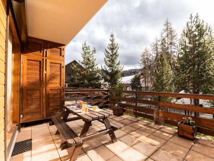 Chalet pour 4 personnes, avec terrasse, adapté aux familles dans La Joue du Loup