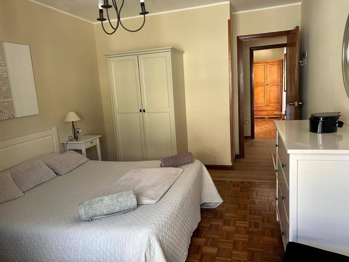 Apartamento entero, Three-Bedroom Apartment in Arriondas, Costa Verde