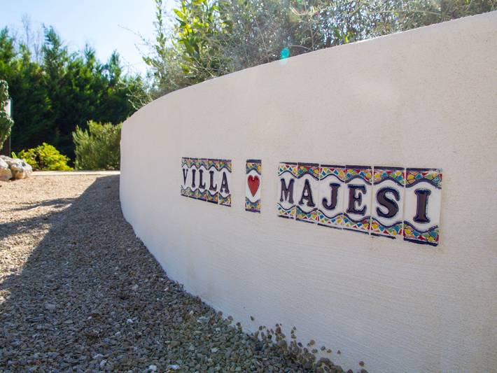 Location de vacances pour 6 personnes, avec piscine ainsi que jardin et terrasse à Casarano - 2