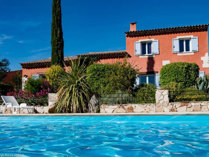Location de vacances pour 5 personnes, avec terrasse et jardin à Aups - 3