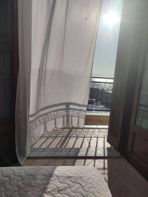 Gîte pour 2 personnes, avec Balcon ainsi que Terrasse et Vue dans Gytheion - 3