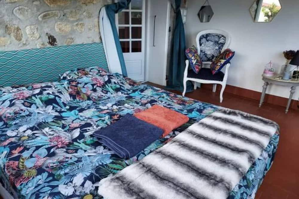 Charmante Maison en Pierre Avec Piscine Proche de la mer in Sorède, Céret region