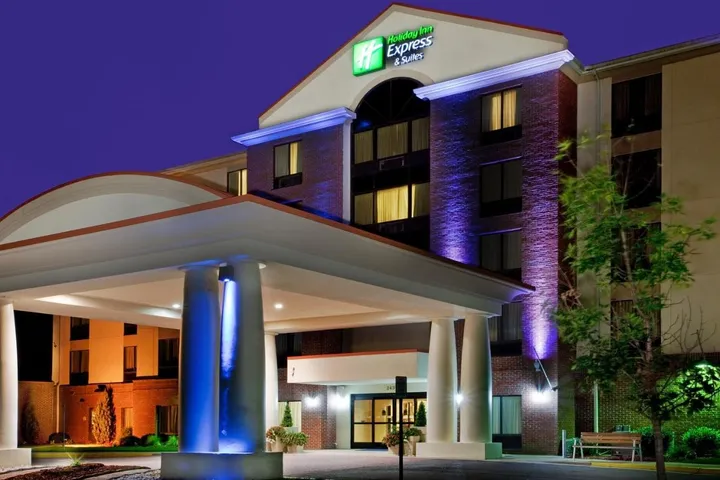 Hotel para 2 personas, con piscina y jacuzzi - 1
