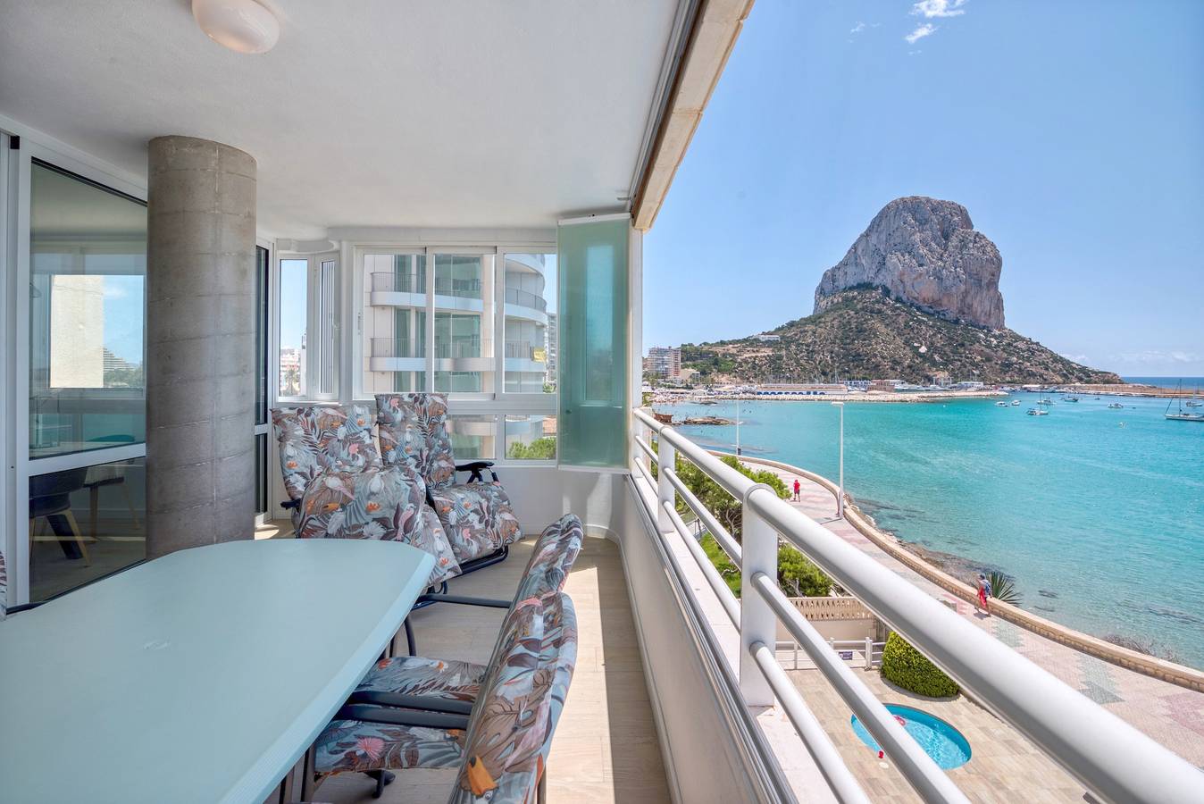 Apartment for 6 People in Platja del Cantal Roig (Calpe), Calpe