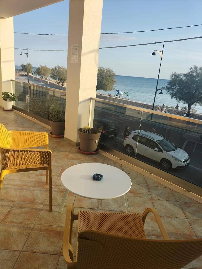 Double Room with Balcony and Sea View in Torricella, Golfe de Tarente