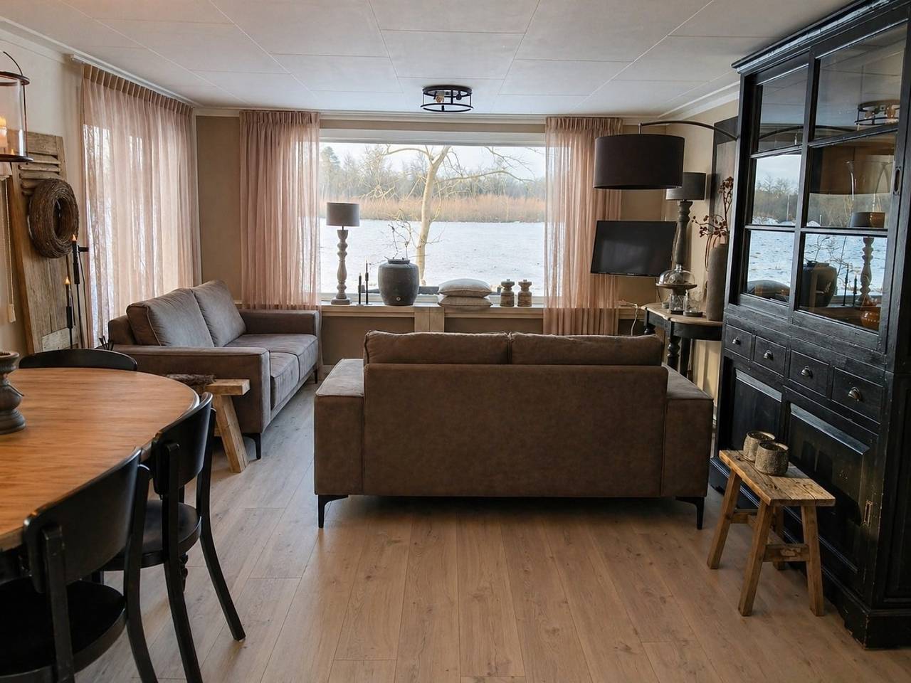 Stijlvol chalet voor 5 personen, rustig gelegen met tuin in Rheezerveen in Hardenberg, Regio Zwolle