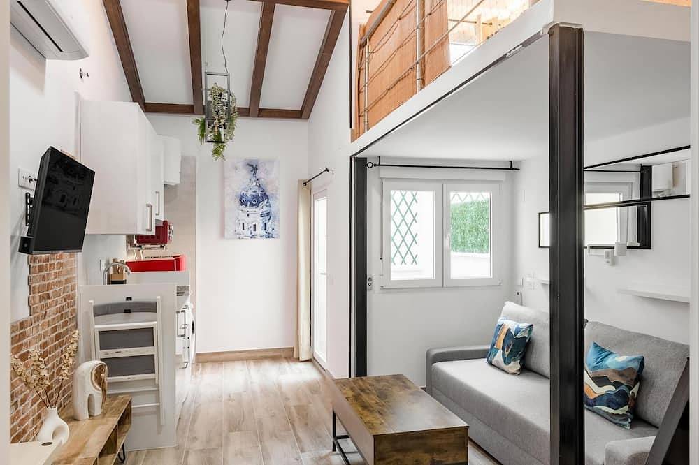 Entire apartment, Madrid Villaverde Iv - Studio with patio and Ac in Madrid, Madrid Province