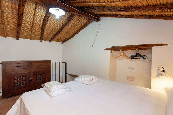 Ganze Wohnung, Ferienwohnung "Hora Hora" mit Garten, Wlan, Haustiere erlaubt, privatem Parkplatz in Orosei, Golf von Orosei