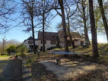 Gîte pour 15 personnes, avec jardin ainsi que terrasse et piscine à Fleurac