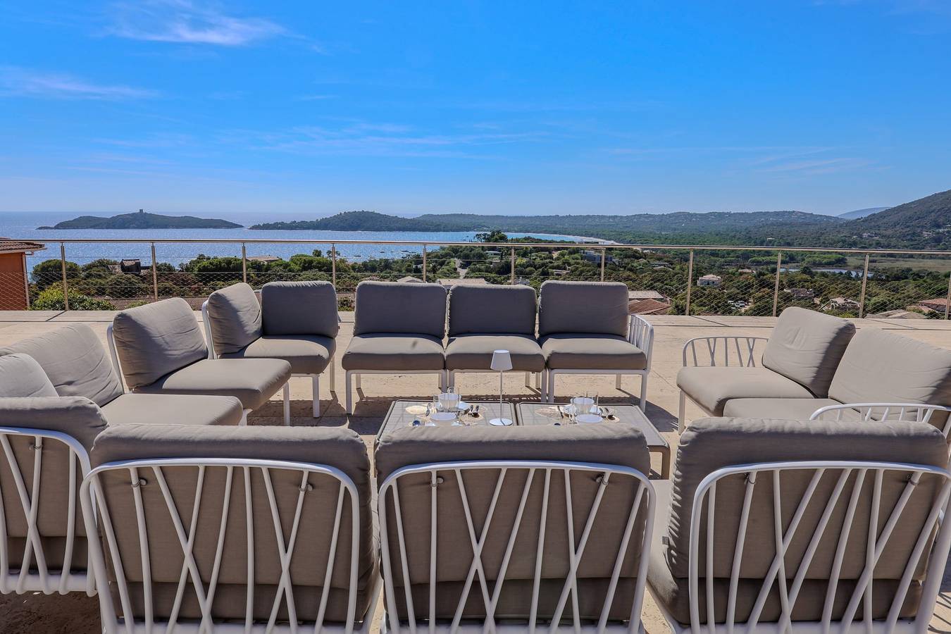 Villa für 14 Personen mit Balkon in Pinarellu, Zonza