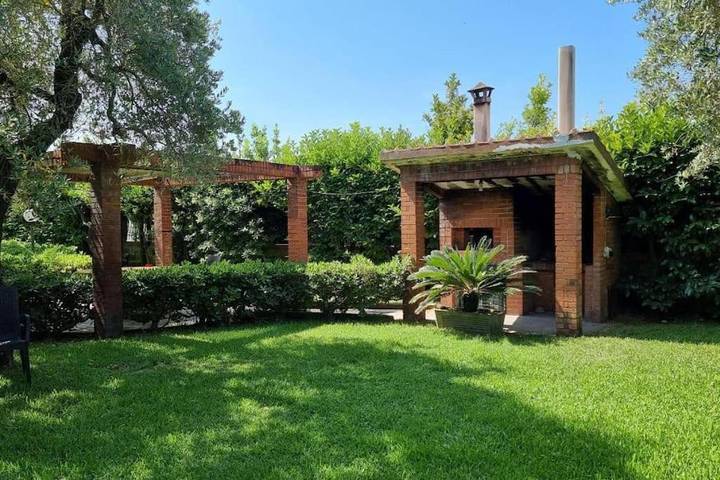 Casa vacanza per 8 persone, con giardino e panorama, adatto a famiglie con bambini - 1