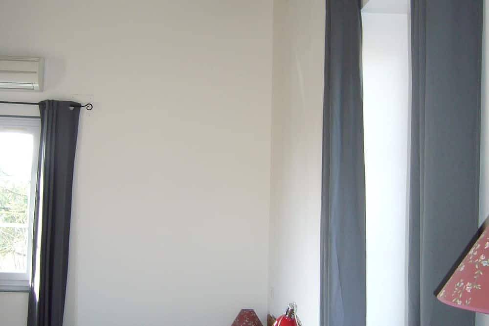 Charming accomodation from the Xixth century in Uzès, Nimes region