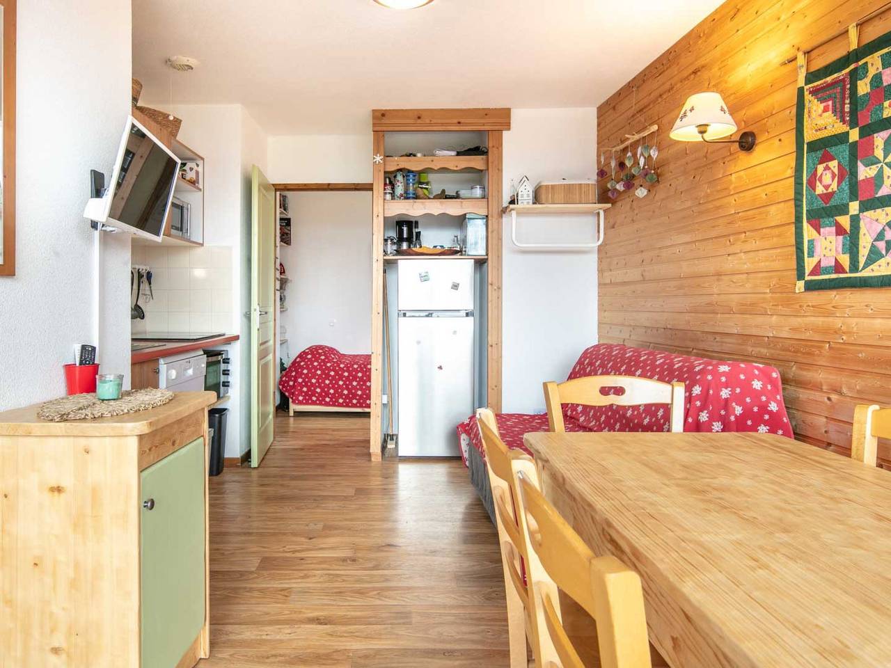 Ganze Wohnung, Gemütliche Ferienwohnung in der Nähe von Skipisten und Restaurants, WLAN und Annehmlichkeiten inklusive! in Chamrousse, Nationalpark Écrins