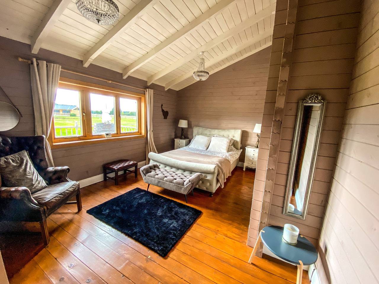 Sleeps6- Hot Tub- Pet Friendly- Log Burner in Yapham, East Riding of Yorkshire
