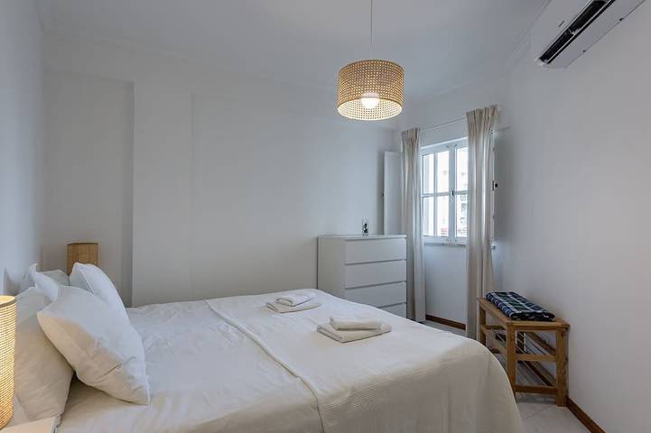 Ganze Wohnung, Bright 1Bdr Apartment W/Balcony by LovelyStay in Vila Real de Santo António, Faro Distrikt