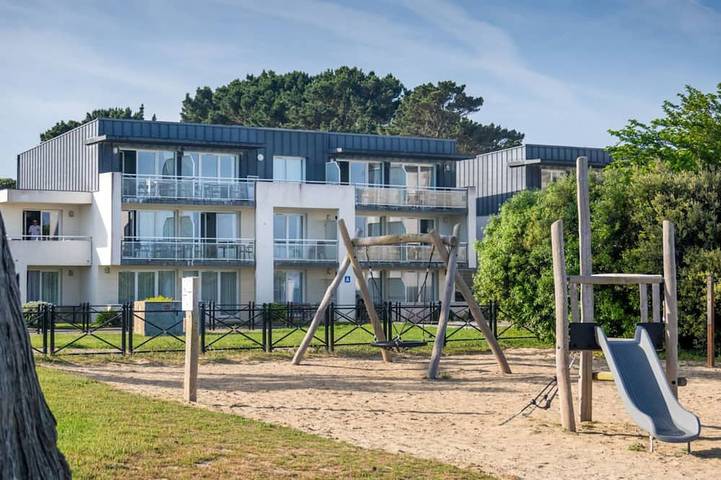 Appartement de vacances pour 4 personnes, avec piscine et balcon, animaux acceptés
