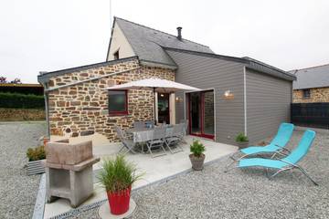 Gîte pour 4 personnes, avec terrasse et jardin à Néant-sur-Yvel
