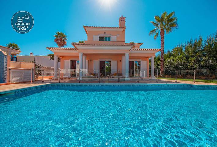 Villa für 9 Personen, mit Balkon und Garten - 1