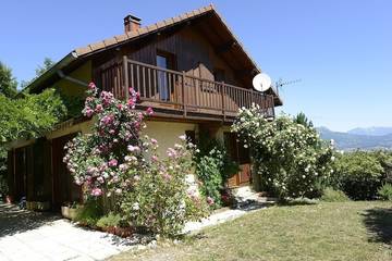 Gîte pour 8 personnes, avec balcon et jardin à Châteauvieux (Hautes-Alpes)
