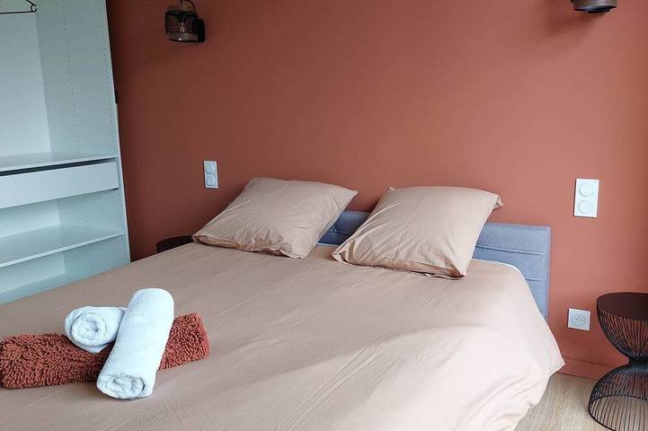 Ganze Wohnung, La Villa Bompard 50m² Cœur de Ville Avec Terrasse in Rodez, Aveyron