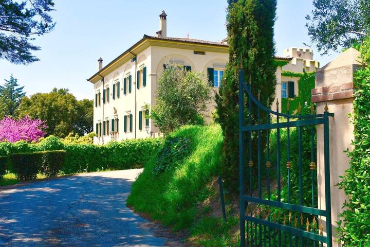 Location de vacances pour 2 personnes, avec vue ainsi que piscine et jardin, animaux acceptés à Gualdo Cattaneo - 4