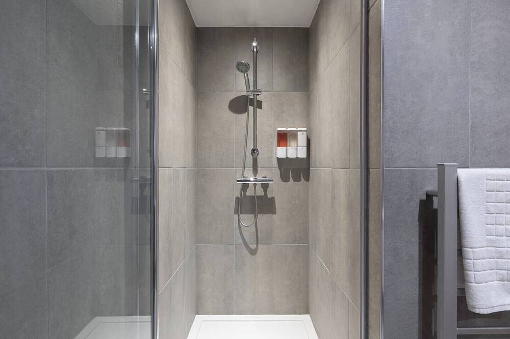 Entire apartment, The Black and White Suite in Milton Keynes, South East England