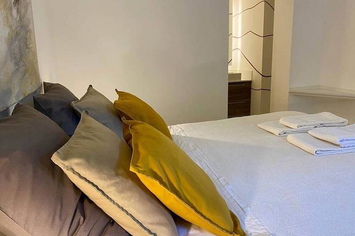 Gîte pour 2 personnes, avec terrasse ainsi que piscine et jardin, animaux acceptés à Saint-Maximin (Nimes) - 2